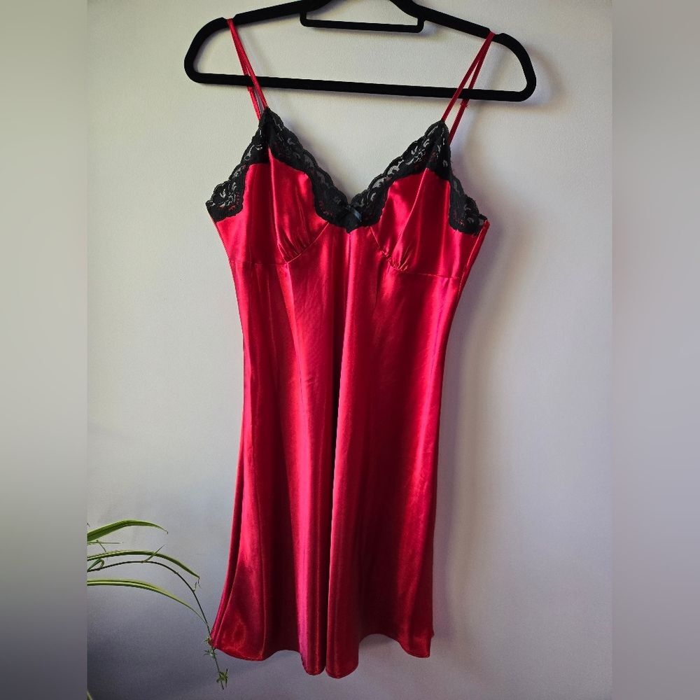 Ambrielle Red Satin & Black Lace Trim Chemise Nightgown M